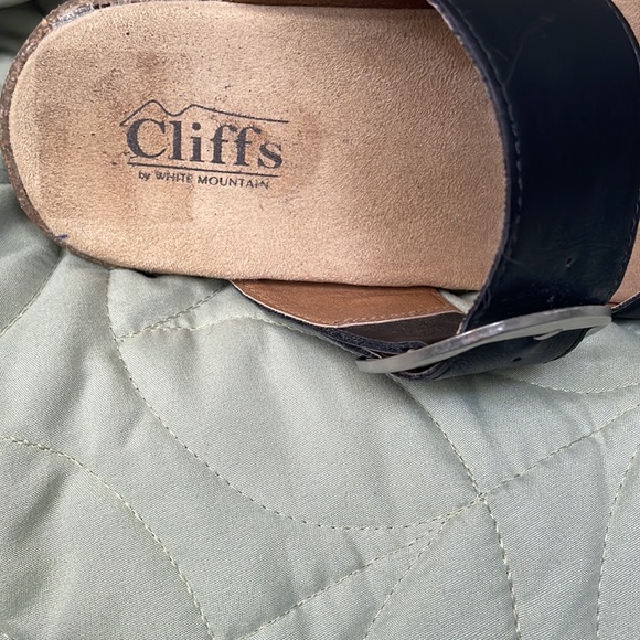 Women’s Size 9 1/2M Black Two-Strap Sandals with cork wedge bottoms - Picture 11 of 11